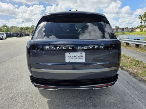 Certified 2025 Land Rover Range Rover SE image 6