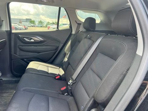 Used 2023 GMC Terrain SLE w/ Driver Convenience Package FWD image 17