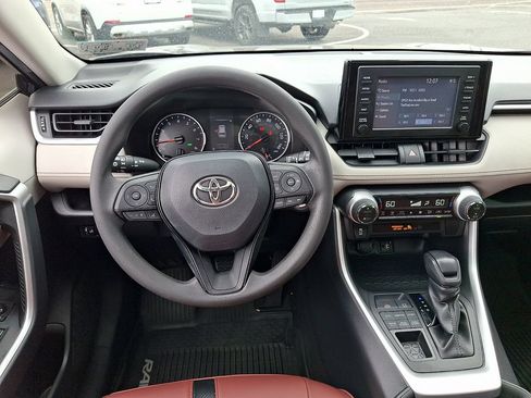 Used 2019 Toyota RAV4 XLE w/ All Weather Liner Package AWD/4WD image 2