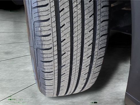 Used 2025 Chevrolet Trax LT image 29