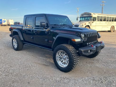 Used 2023 Jeep Gladiator Rubicon w/ LED Lighting Group AWD/4WD image 9