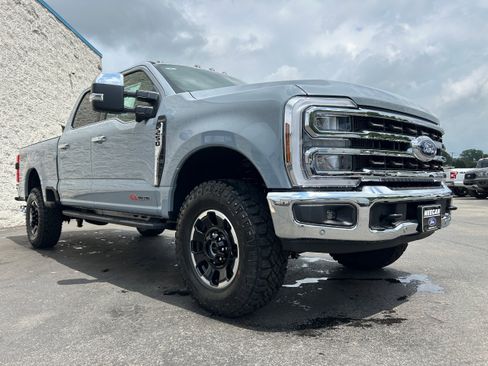 New 2025 Ford F250 King Ranch w/ Tremor Off-Road Package image 18