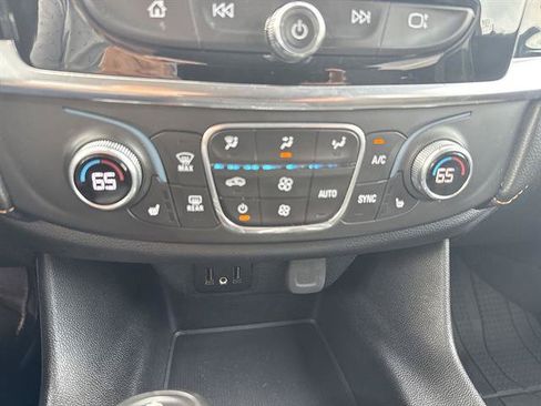 Used 2020 Chevrolet Traverse LT FWD image 45