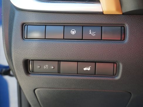 Used 2022 Nissan Rogue Platinum w/ Head-Up Display Package AWD/4WD image 17