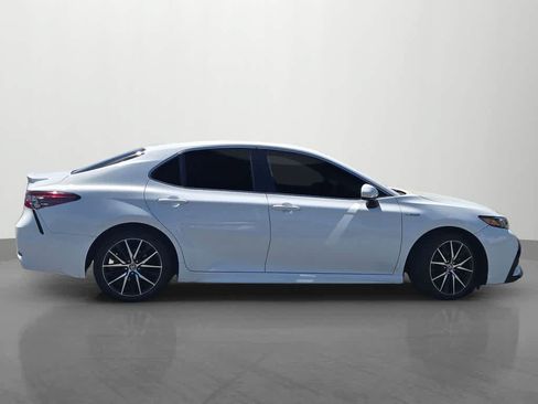Used 2021 Toyota Camry SE FWD image 7