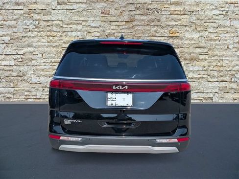Used 2024 Kia Carnival LX FWD image 6