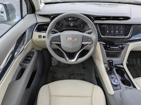 Certified 2023 Cadillac XT6 Premium Luxury FWD image 14