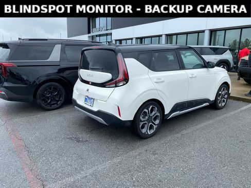 Used 2025 Kia Soul EX FWD image 3