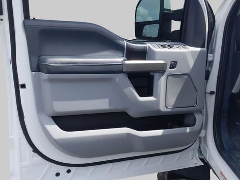 Used 2022 Ford F450 Limited w/ FX4 Off-Road Package image 15