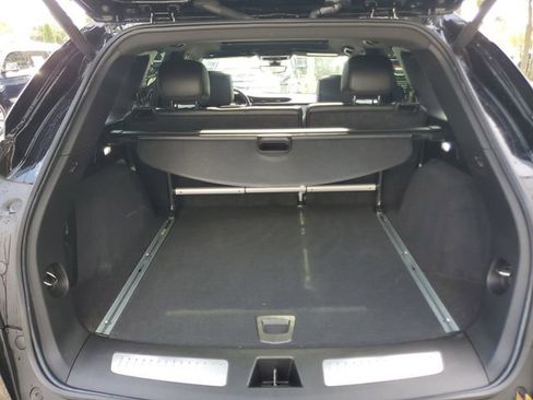 Certified 2023 Cadillac XT5 Sportv w/ Technology Package AWD/4WD image 9