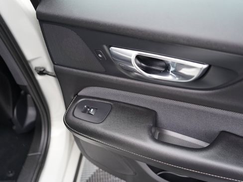 Used 2019 Volvo S60 T6 R-Design image 69