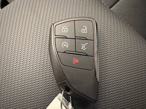 New 2026 Chevrolet Equinox LT w/ Convenience Package II FWD image 23