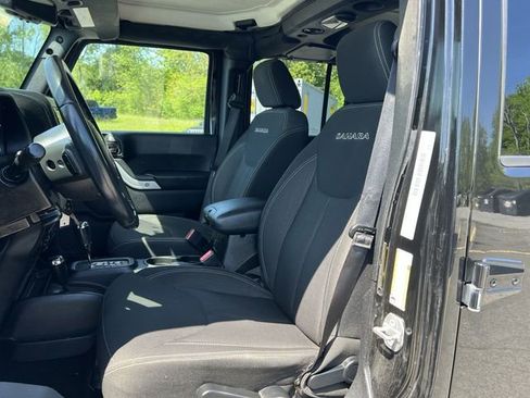 Used 2016 Jeep Wrangler Unlimited Sahara w/ Connectivity Group AWD/4WD image 23