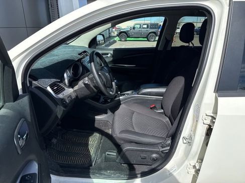 Used 2014 Dodge Journey SXT w/ Flexible Seating Group image 7