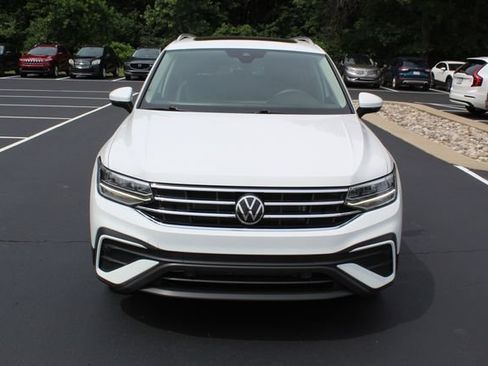 Used 2022 Volkswagen Tiguan SE AWD/4WD image 9