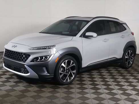 Used 2023 Hyundai Kona Limited w/ Cargo Package FWD image 10