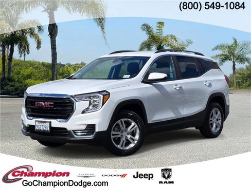 Used 2023 GMC Terrain SLE w/ Driver Convenience Package image 1