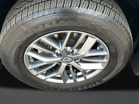 Used 2023 Nissan Rogue S image 10