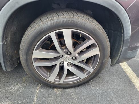 Used 2018 Honda Pilot Touring image 7