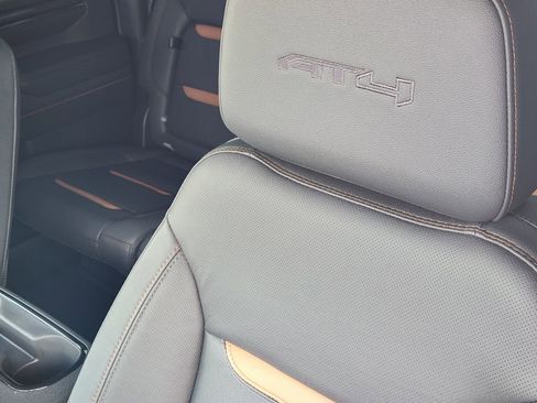 Used 2024 GMC Sierra 2500 AT4 w/ AT4 Premium Plus Package image 14