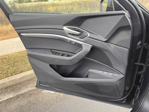 Used 2021 Audi e-tron Premium w/ Convenience Plus Package image 13