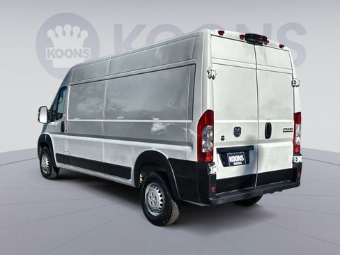 Used 2024 RAM ProMaster 2500 w/ Convenience Group image 4