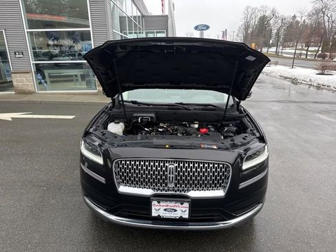 Used 2022 Lincoln Nautilus AWD w/ Premium Package image 11
