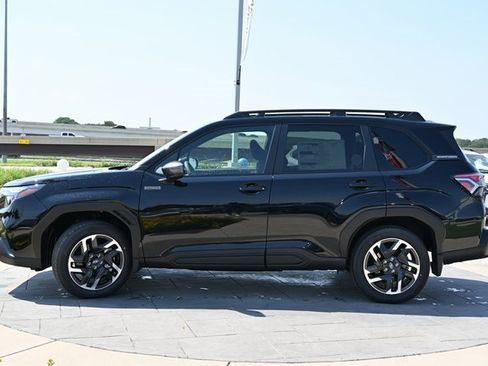 New 2025 Subaru Forester Premium image 6