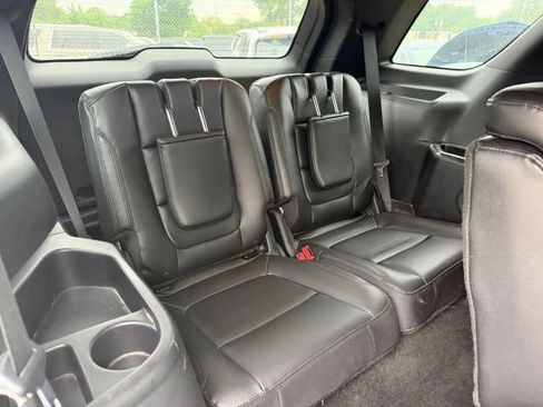 Used 2016 Ford Explorer XLT w/ Equipment Group 202A AWD/4WD image 30
