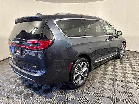Used 2021 Chrysler Pacifica Pinnacle AWD/4WD image 6