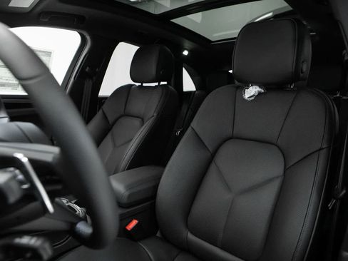 New 2026 Porsche Macan AWD/4WD image 5