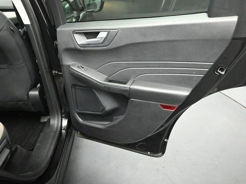 Used 2021 Ford Escape SE w/ SE Sport Appearance Package image 28