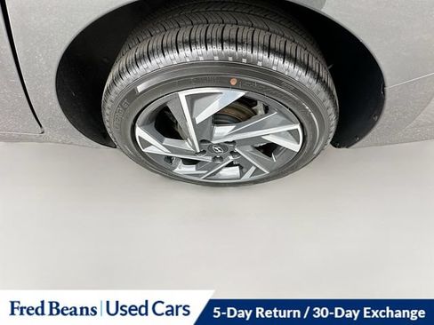 Used 2025 Hyundai Elantra SEL FWD image 39