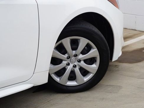 Used 2024 Toyota Corolla LE FWD image 8