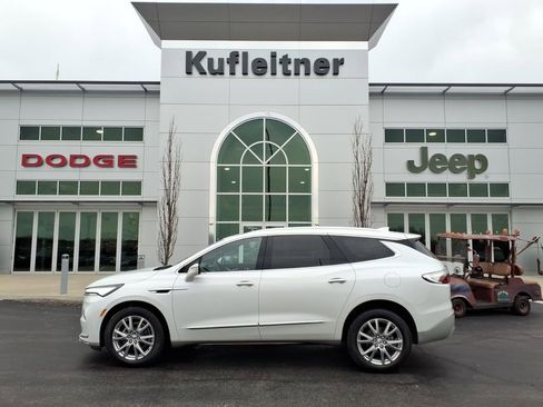 Used 2023 Buick Enclave Essence w/ Experience Buick Package AWD/4WD image 1