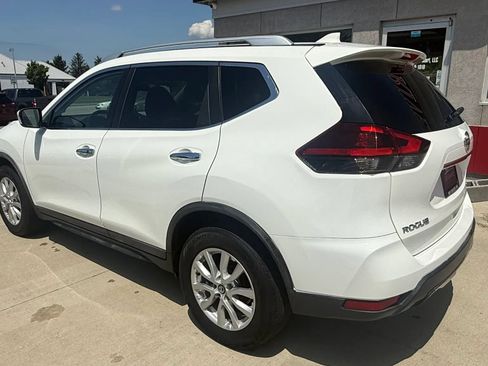 Used 2018 Nissan Rogue SV FWD image 4