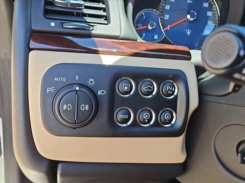Used 2010 Maserati GranTurismo Convertible RWD image 22