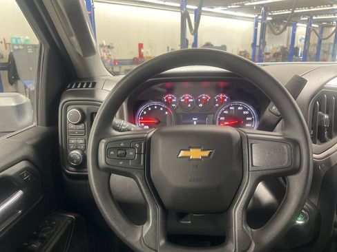 Used 2025 Chevrolet Silverado 2500 Custom w/ Custom Value Package image 18