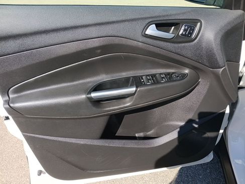 Certified 2017 Ford Escape Titanium w/ Canadian Touring Package image 11