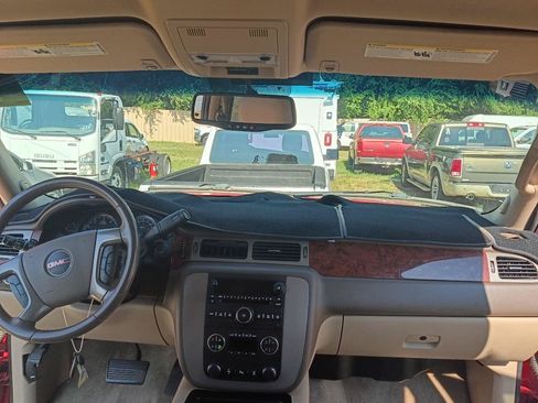 Used 2013 GMC Yukon SLT w/ Suspension Package, Autoride AWD/4WD image 15