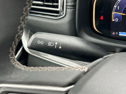 Used 2022 Jeep Wagoneer Series III image 32