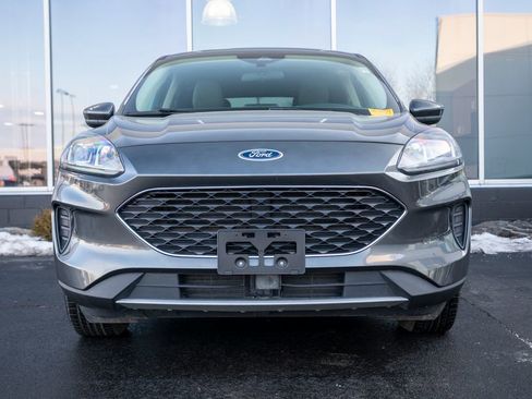 Used 2020 Ford Escape SE image 2