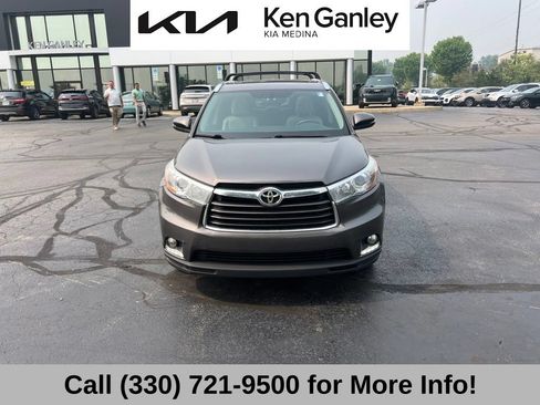 Used 2016 Toyota Highlander Limited AWD/4WD image 2