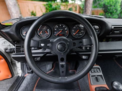 Used 1992 Porsche 911 GT3 RS image 16