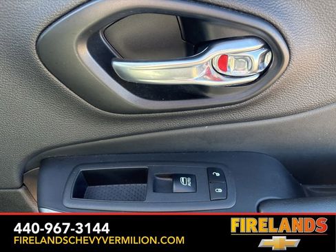 Used 2022 Jeep Cherokee Limited w/ Mopar Interior Package image 29