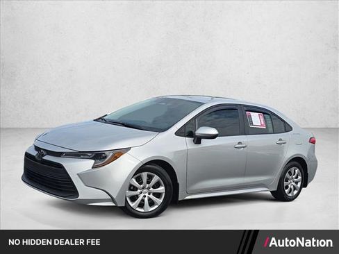 Used 2025 Toyota Corolla LE FWD image 1