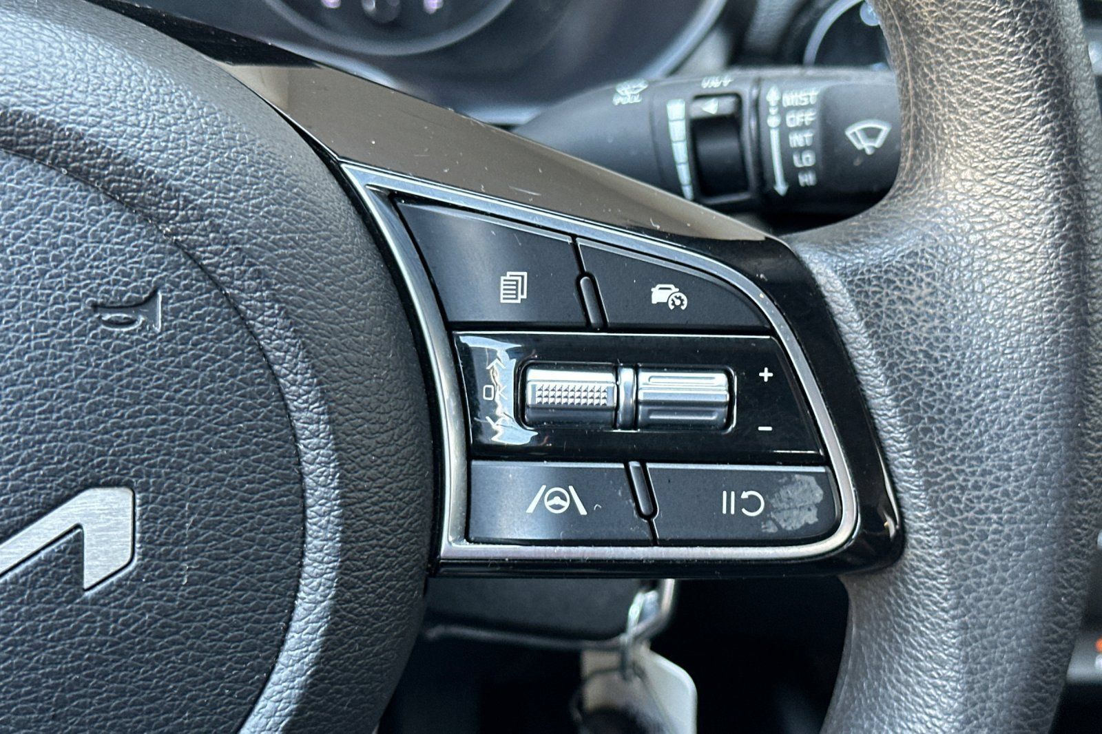Certified 2024 Kia Forte LXS w/ LXS Technology Package FWD image 25