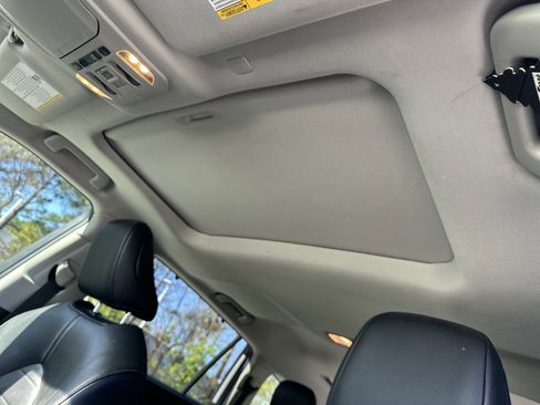 Certified 2021 Toyota Highlander XLE image 28