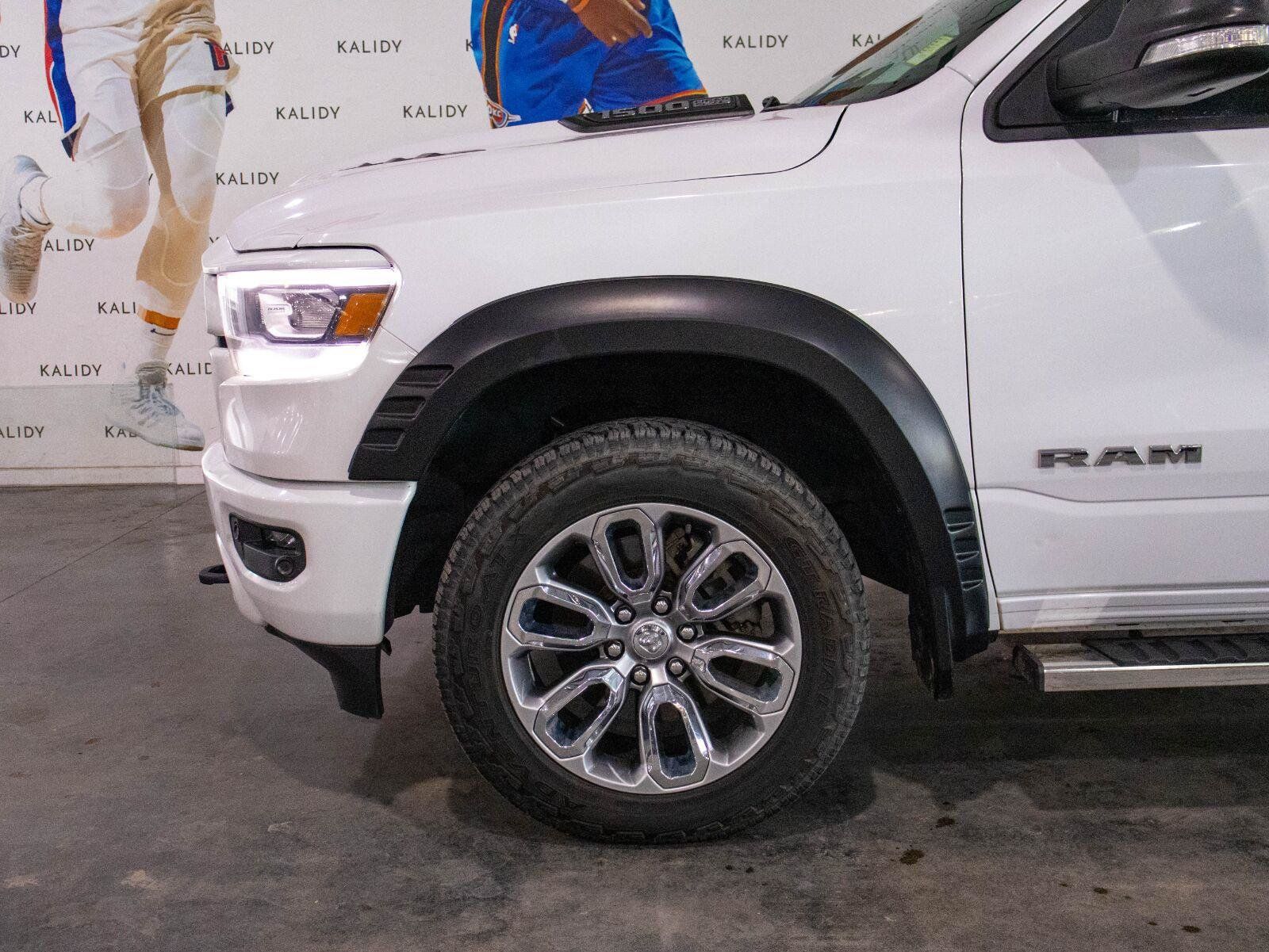 Used 2019 RAM 1500 Laramie w/ Sport Appearance Package AWD/4WD image 15