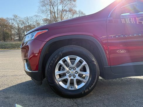 Certified 2021 Chevrolet Traverse LT image 11